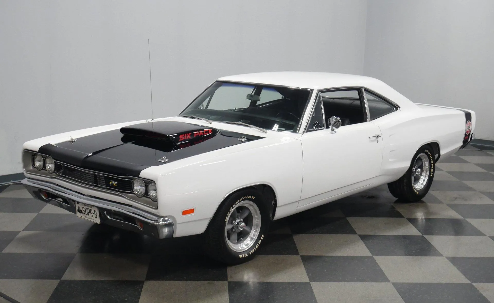 Dodge Coronet Super Bee 440 Six Pack Restomod